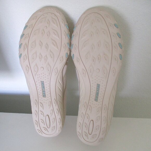 Skechers Relaxed Fit Memory Foam Womens Natural Textile Fashion Sneaker NWT- 11M - Picture 9 of 9